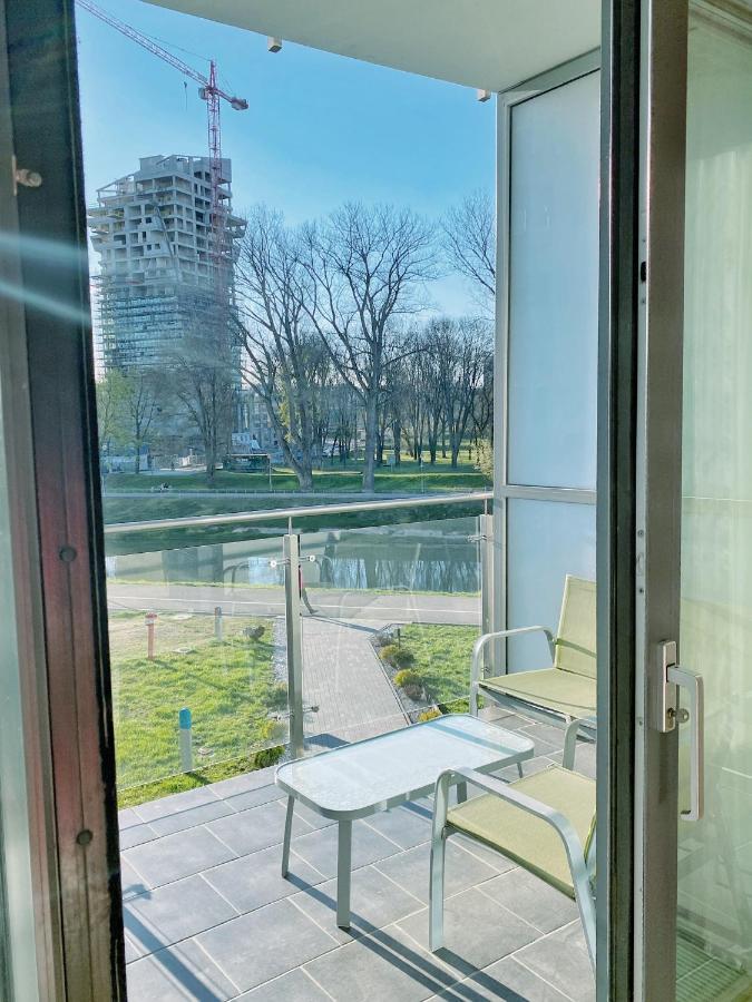 Pop-art - apartament w centrum z widokiem na rzekę Rzeszów Exterior foto