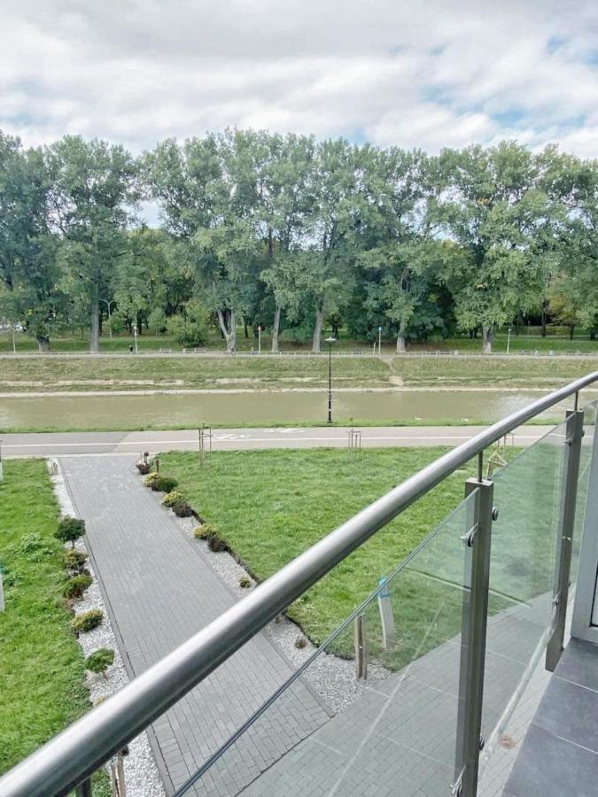 Pop-art - apartament w centrum z widokiem na rzekę Rzeszów Exterior foto